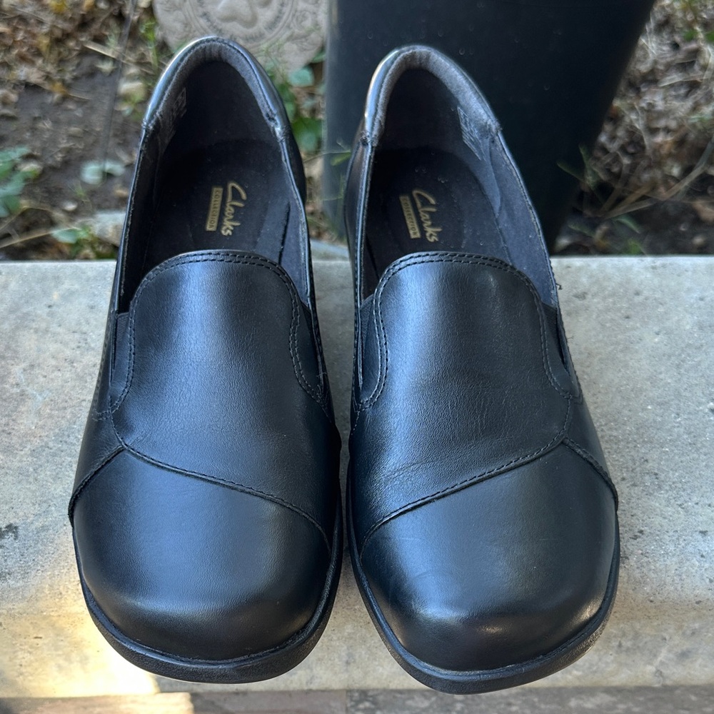 Women’s Clarks Black Leather Loafers size 10W